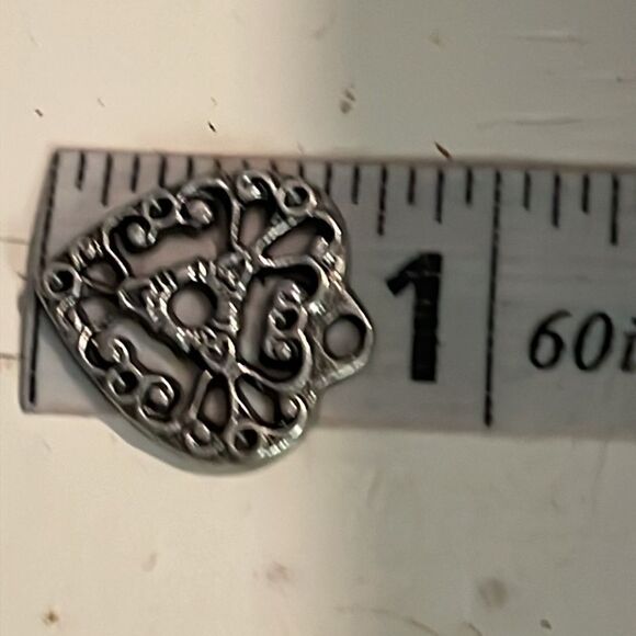 Vintage-1970s-0.75” silver tone scroll work heart charm/pendant with jump hoop - Picture 9 of 10